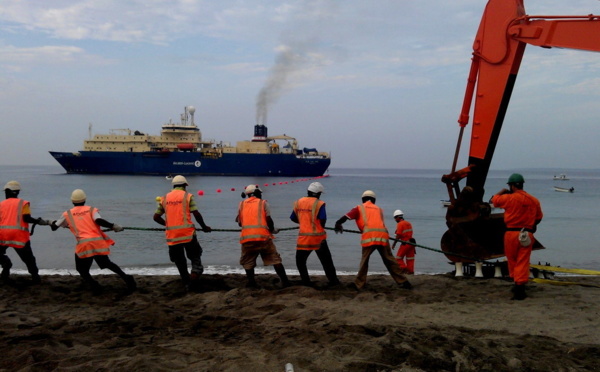 Le câble sous-marin à haut débit arrive à Vanuatu