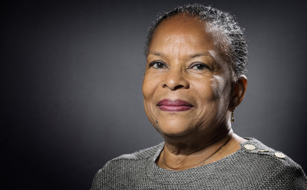 Présidentielle: Christiane Taubira "envisage" d'être candidate