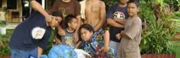 Etre jeune à Niue, confetti de la planète, entre internet et coutume polynésienne