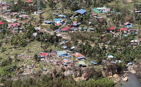 Philippines: le typhon Rai fait 375 morts, un ravitaillement d'urgence nécessaire