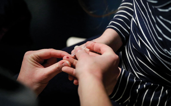 Sarthe: les six enfants ayant reçu une surdose de vaccin dans un état "rassurant", selon l'ARS