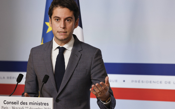 Le variant Omicron du Covid-19 devrait être "majoritaire" en France "entre Noël et Nouvel An", confirme Attal