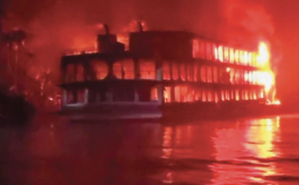 Bangladesh: au moins 37 morts dans l'incendie d'un ferry