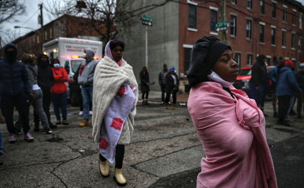 Etats-Unis: 13 morts, dont sept enfants, dans l'incendie d'un immeuble à Philadelphie