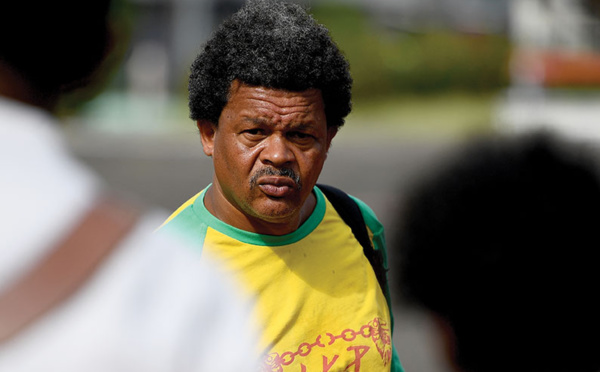 Guadeloupe: Elie Domota, leader du LKP, porte plainte pour violences policières