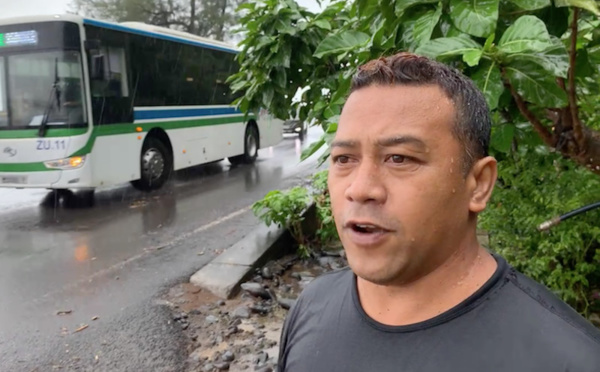 ​Caniveaux bouchés, terrains et routes inondés à Papenoo