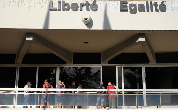 Nouvelle-Calédonie : un grand chef coutumier soupçonné d’être le commanditaire d’exactions en garde à vue