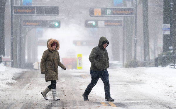 Une tempête hivernale "majeure" frappe l'est des Etats-Unis