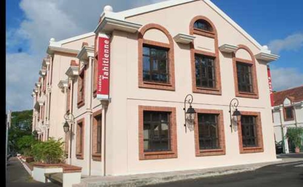Une aide financière suplémentaire de 5 MF accordée à l'académie tahitienne
