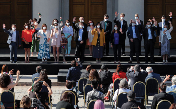 Au Chili, Boric dévoile un gouvernement pluriel, jeune et majoritairement féminin