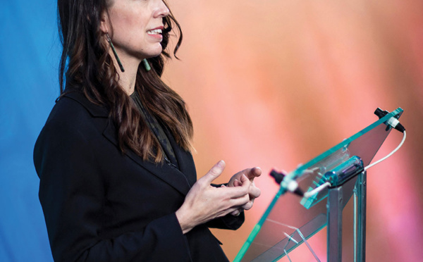 Nouvelle-Zélande: la Première ministre reporte son mariage pour cause de Covid