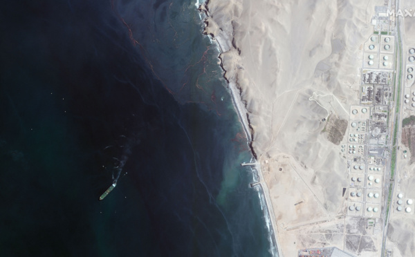 Le Pérou déclare une "urgence environnementale" après la marée noire sur ses côtes