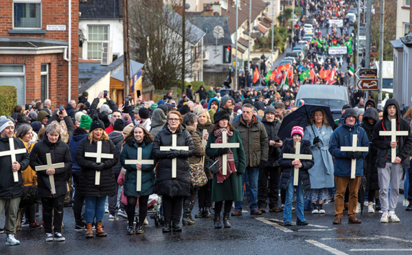 Un demi-siècle après, Derry commémore le "Bloody Sunday", la soif de justice intacte
