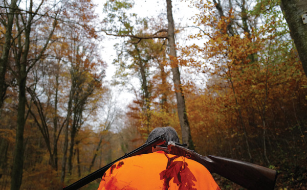 La mort d'une randonneuse replace la chasse au cœur de la campagne électorale