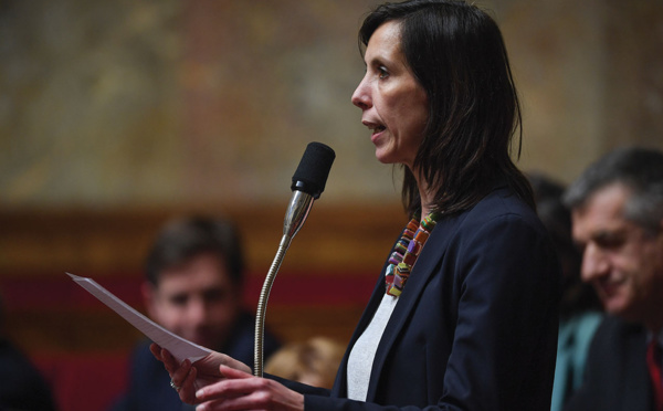 Le Parlement adopte l'allongement du délai de l'IVG