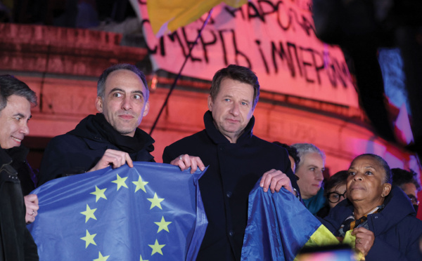 Présidentielle: les candidats en campagne malgré la guerre en Ukraine