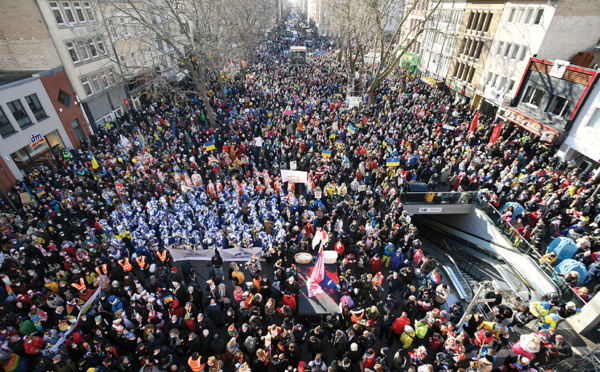 Allemagne: 250.000 personnes manifestent à Cologne pour la paix en Ukraine