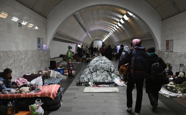 Le métro de Kiev, ultime refuge pour une population sous les missiles