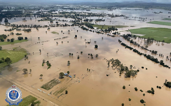 Inondations en Australie: 12 morts, les pluies se dirigent vers Sydney