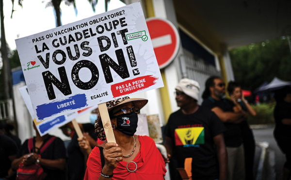 Guadeloupe: le Conseil départemental occupé par les militants contre l'obligation vaccinale