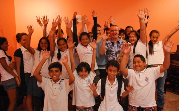 La 6e "Vini" du collège de Tiarama visite le Conservatoire