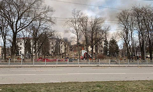 Ukraine: bilan encore inconnu du bombardement de Marioupol, Zelensky devant le Bundestag