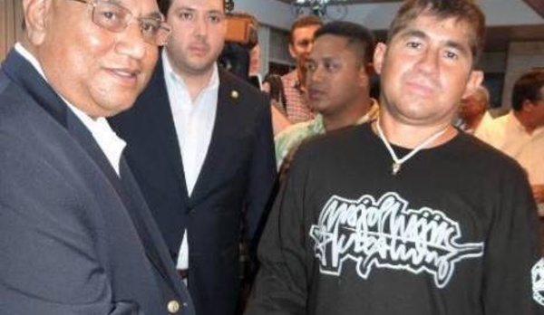 Le naufragé du Pacifique a quitté les îles Marshall à bord d'un avion (