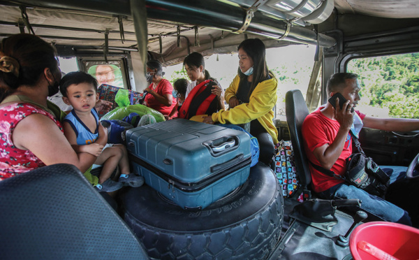 Philippines: des milliers de personnes forcées à fuir après une éruption volcanique