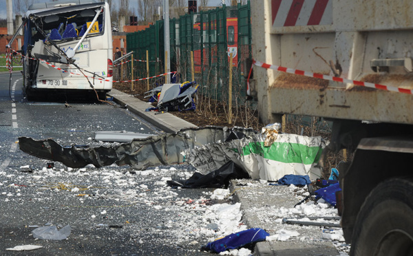 Au procès du drame du car de Rochefort, le conducteur du camion reconnaît une "possible" erreur