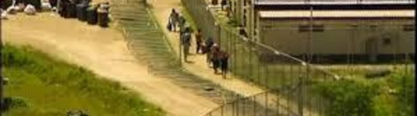 Un mort et 77 blessés dans un centre de rétention australien