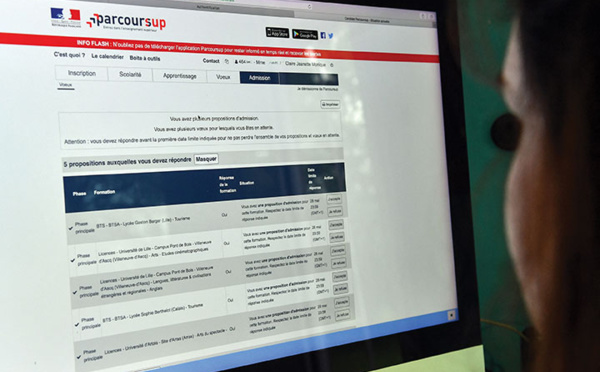 Dernières heures pour remplir ses voeux sur Parcoursup, qui divise toujours