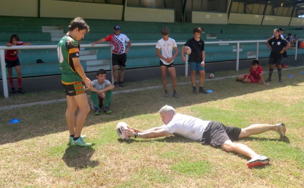 45 jeunes rugbymen formés par le Stade toulousain à Moorea
