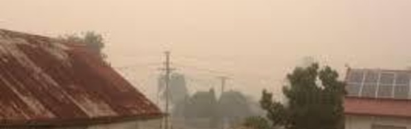 Une petite ville d'Australie enveloppée par la fumée depuis trois semaines