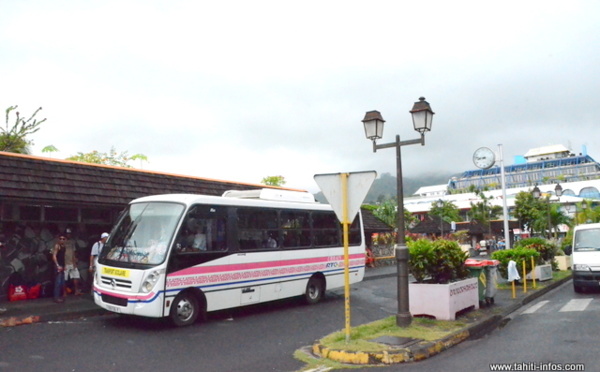 Inauguration de la ligne de bus n°32 Mairie-hôpital à Papeete