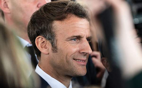 Macron souhaite "un retour au calme", évoque un paquet de mesures sociales "à l'été"