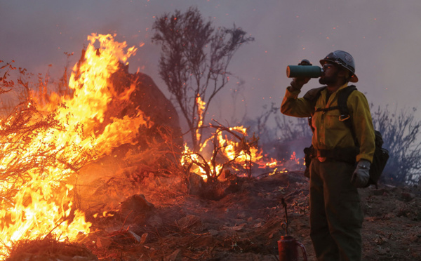 Gigantesque incendie et sécheresse intense dans l'Ouest américain