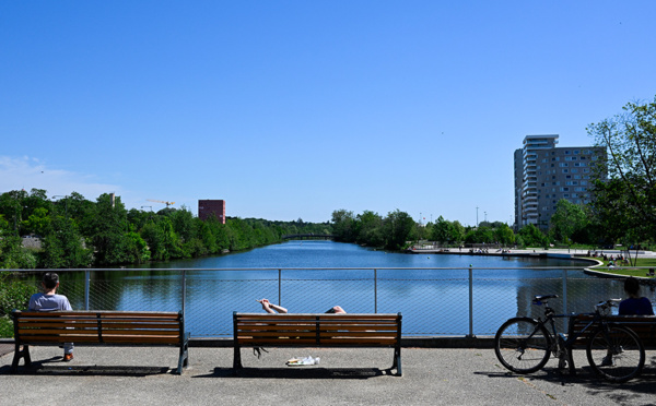 Chaud devant: épisode "exceptionnel" à plus de 30°C prévient Météo-France