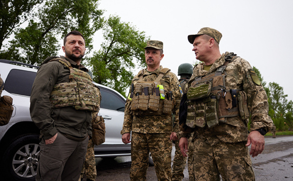 Zelensky se rend dans l'Est de l'Ukraine pour la première fois depuis l'invasion russe