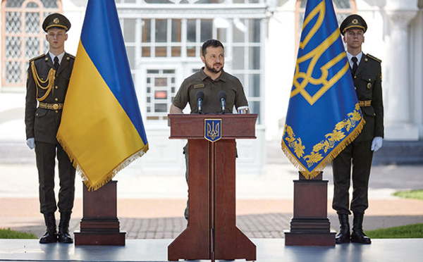 Ukraine: Zelensky se dit certain de la victoire, au 100e jour de conflit