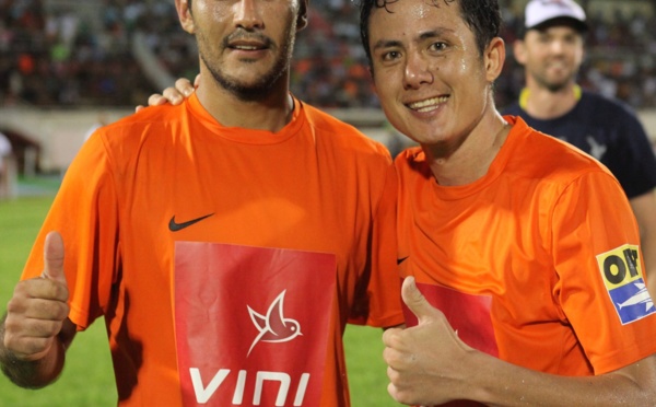 Football - O'League : AS Pirae vs Salomon Warriors, 2 à 1 pour Pirae !