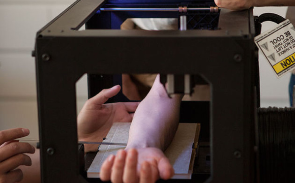 La machine à tatouer : laisseriez-vous un robot marquer votre peau ?