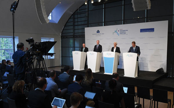 Face une inflation "indésirable", la BCE amorce une hausse historique des taux