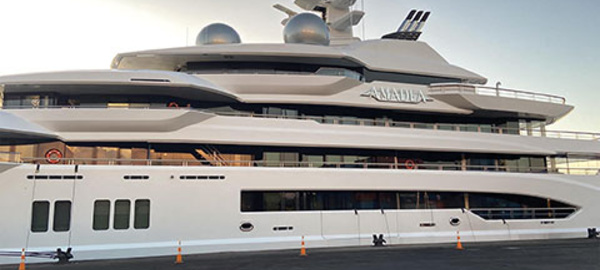 Un superyacht russe saisi aux Fidji remis aux autorités américaines