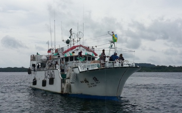 Le suivi électronique des thoniers palangriers, une solution technologique au défi de la pérennité des stocks