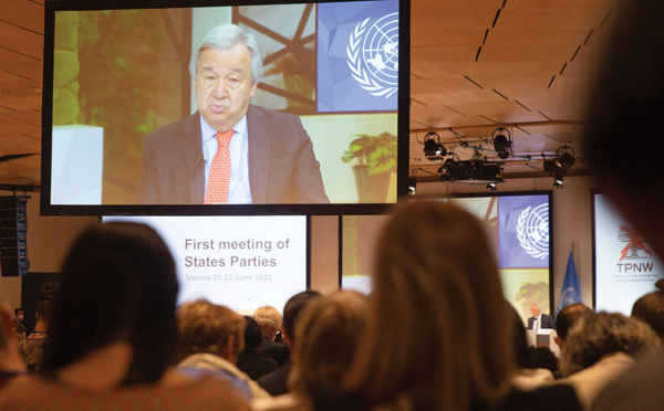 Face à la menace russe, un vibrant appel à interdire les armes nucléaires