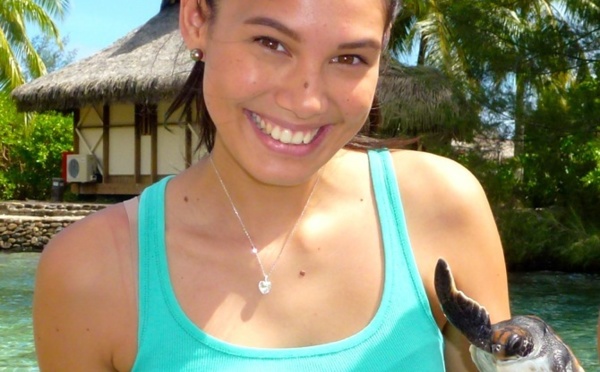 Mehiata Riaria et la SPEA soutiennent les actions de protection des tortues marines de l’Association te mana o te moana.