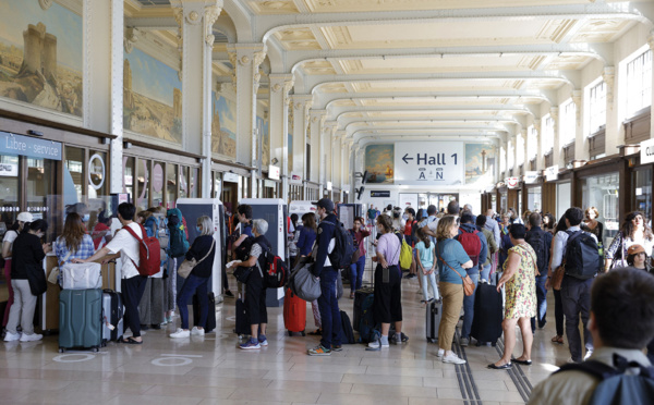 La grève à la SNCF perturbe les départs en vacances