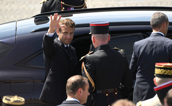 Macron prépare les Français à un automne difficile et se donne un cap