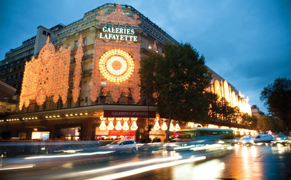 Le gouvernement va généraliser l'interdiction de la clim portes ouvertes