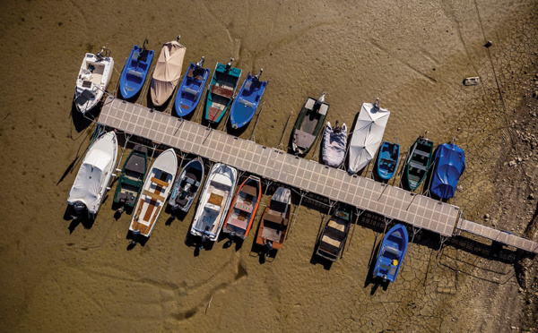 Sécheresse: risque d'incendie maximal, nombre "record" de départements en restrictions d'eau